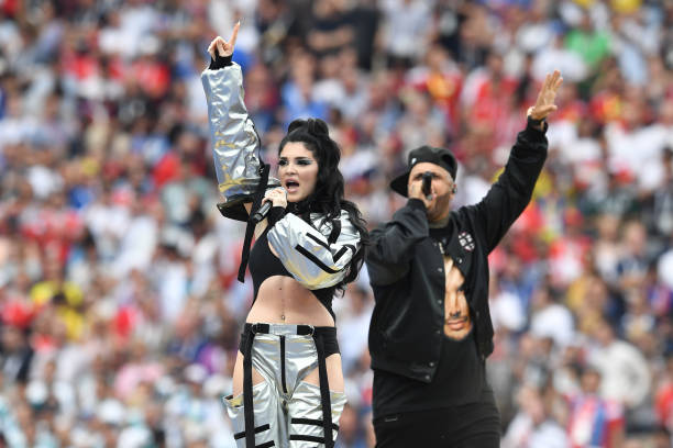 友在场上如 友在场上如